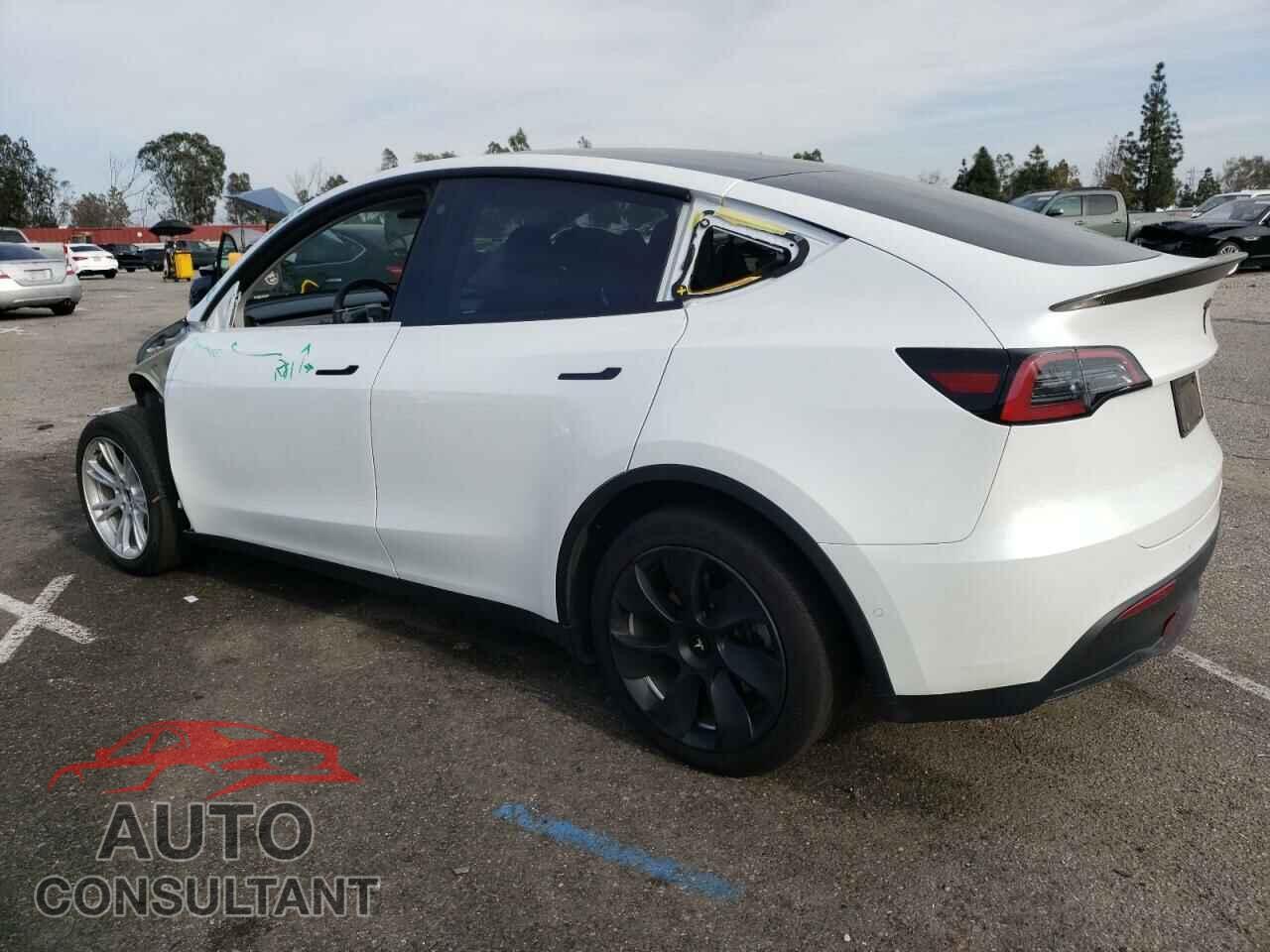 TESLA MODEL Y 2021 - 5YJYGAEE7MF283013