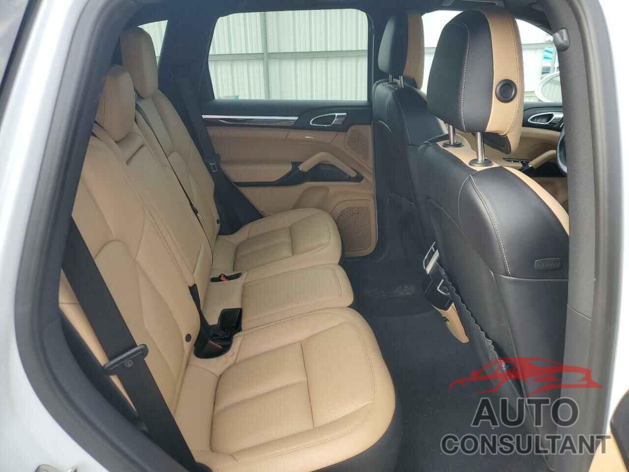 PORSCHE CAYENNE 2015 - WP1AF2A22FLA32081