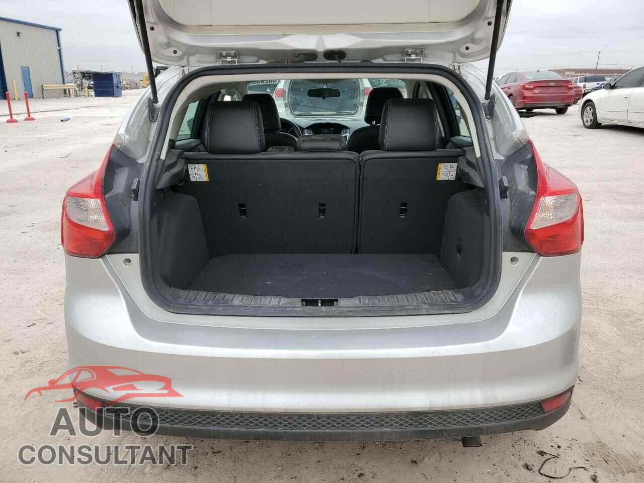 FORD FOCUS 2014 - 1FADP3K21EL427955