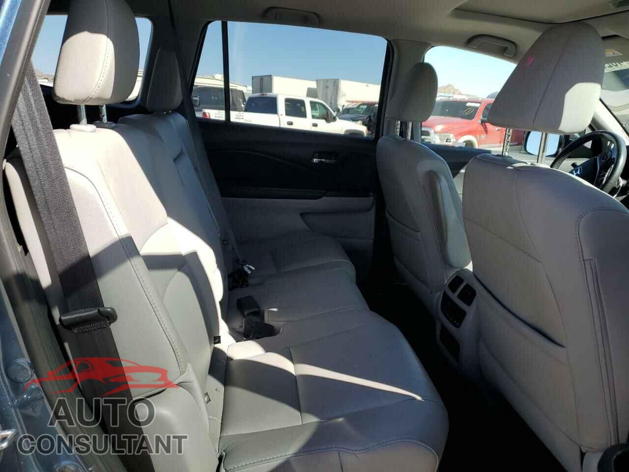 HONDA PILOT 2017 - 5FNYF6H50HB023232