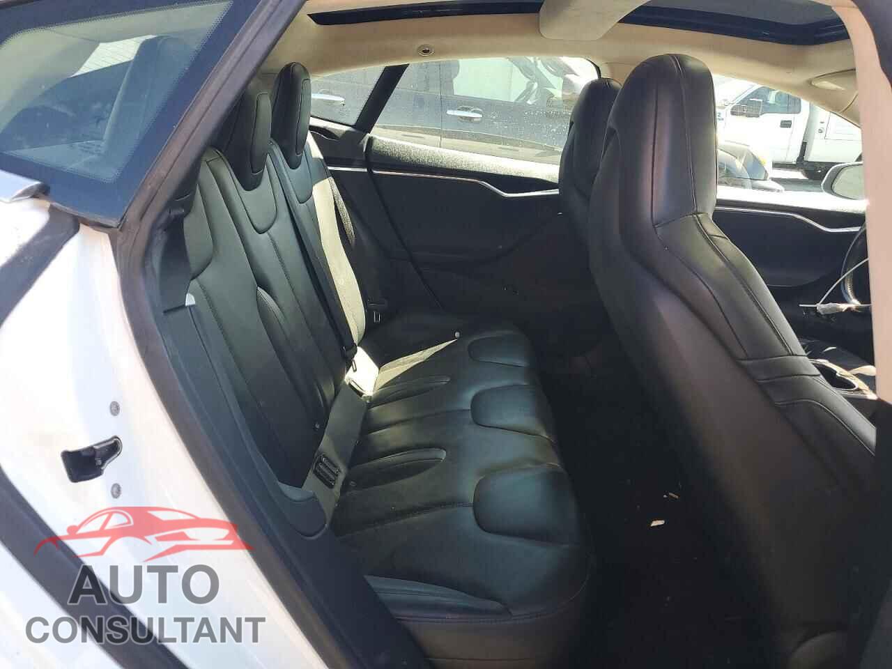 TESLA MODEL S 2015 - 5YJSA1E13FF101282