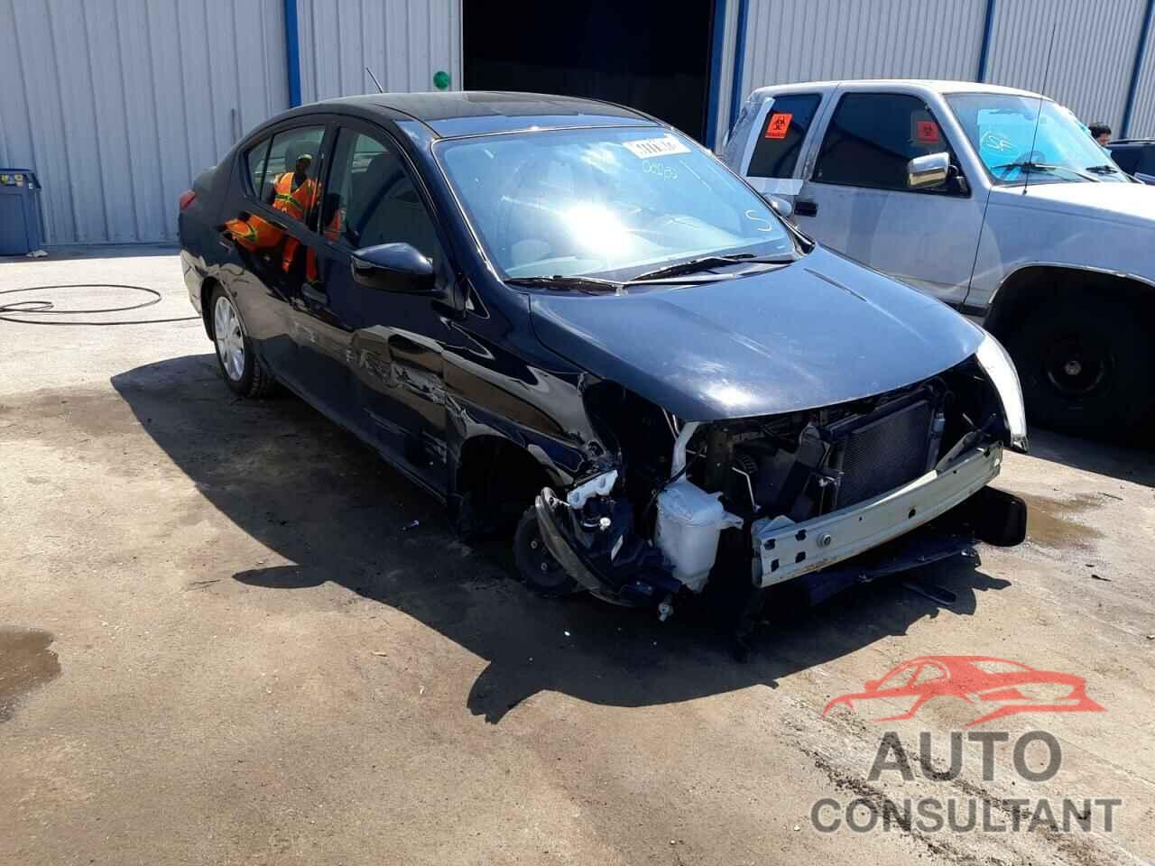 NISSAN VERSA 2018 - 3N1CN7AP8JL829358