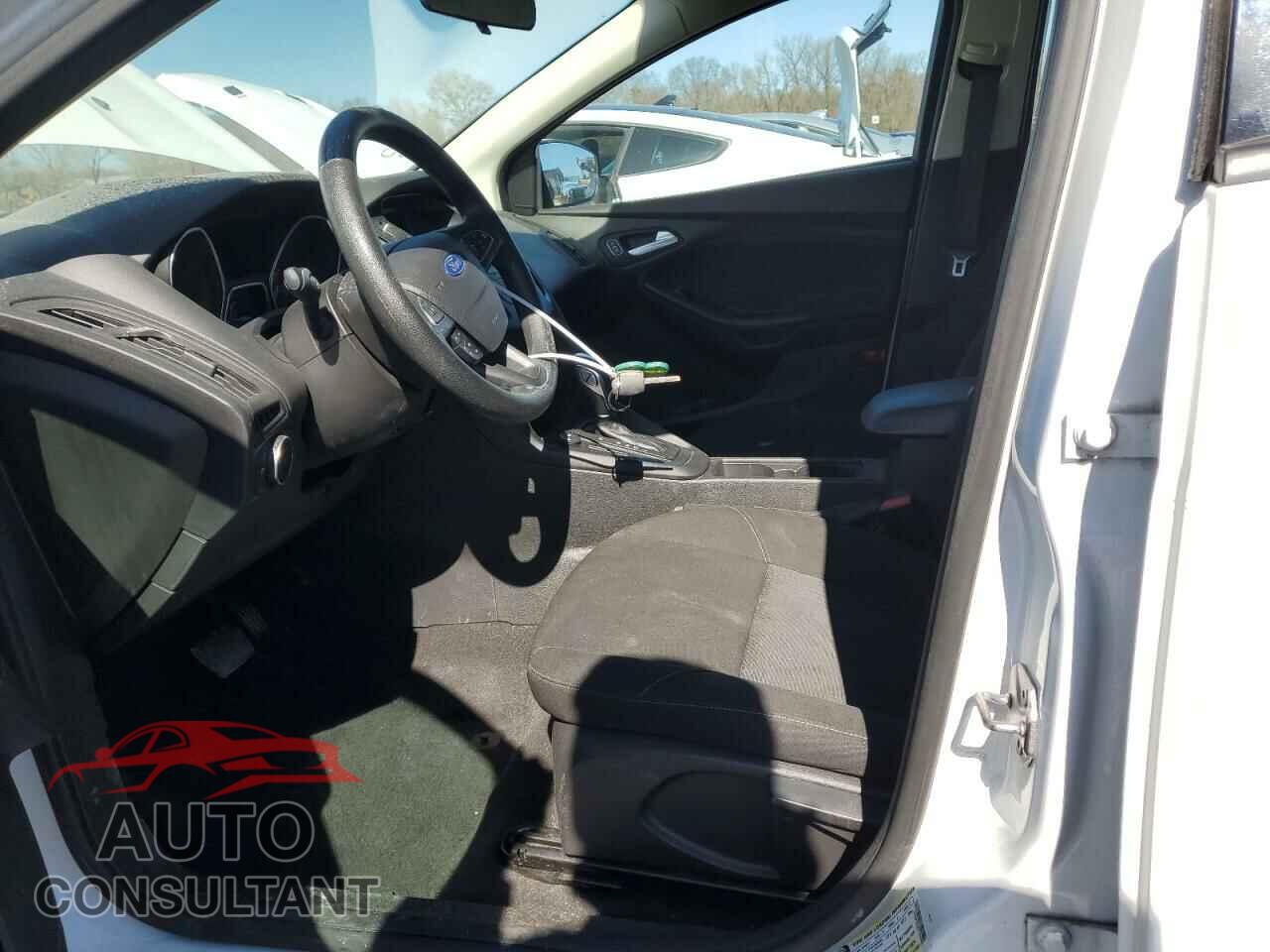FORD FOCUS 2015 - 1FADP3K2XFL294999