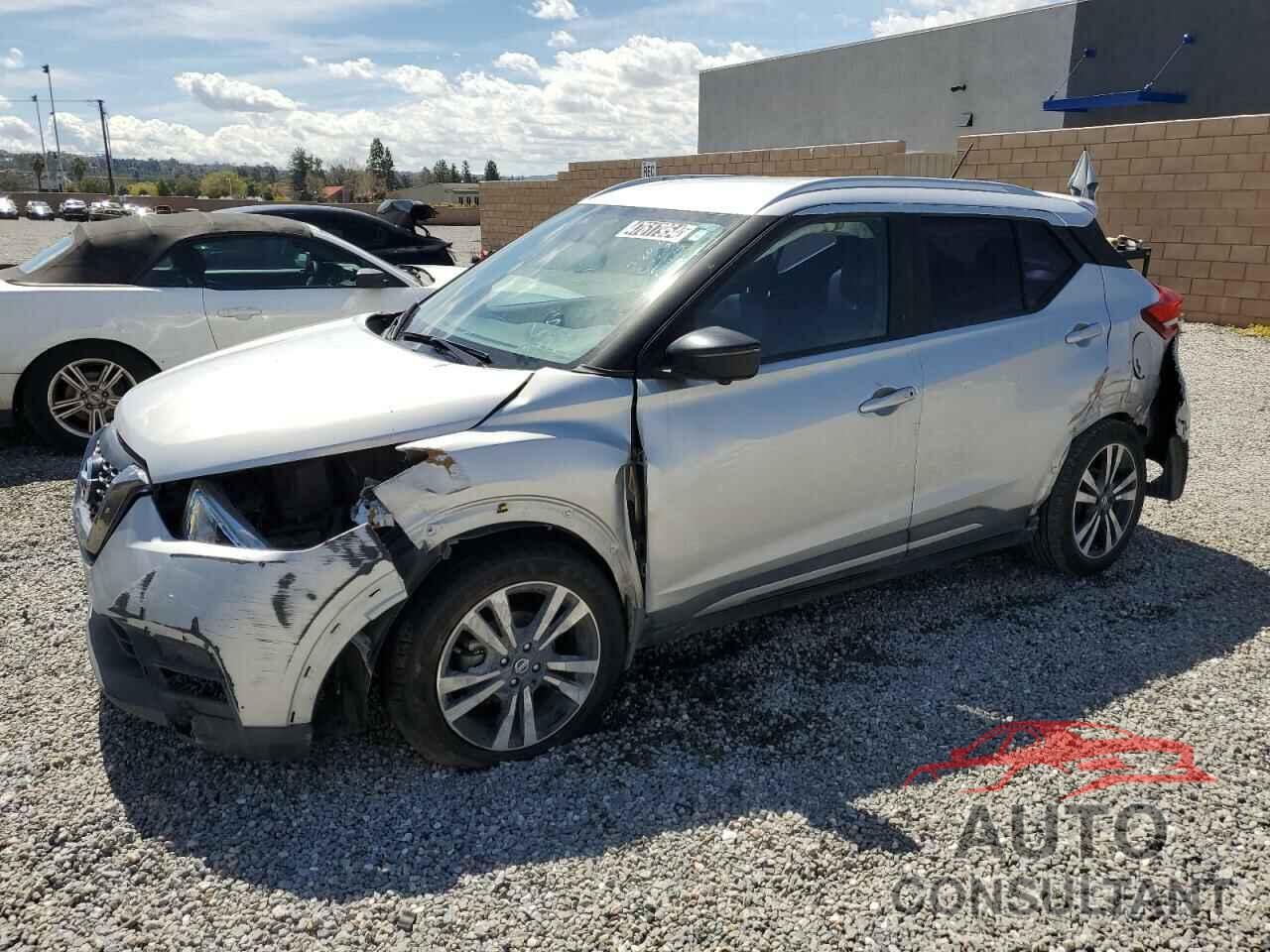 NISSAN KICKS 2018 - 3N1CP5CU4JL519483