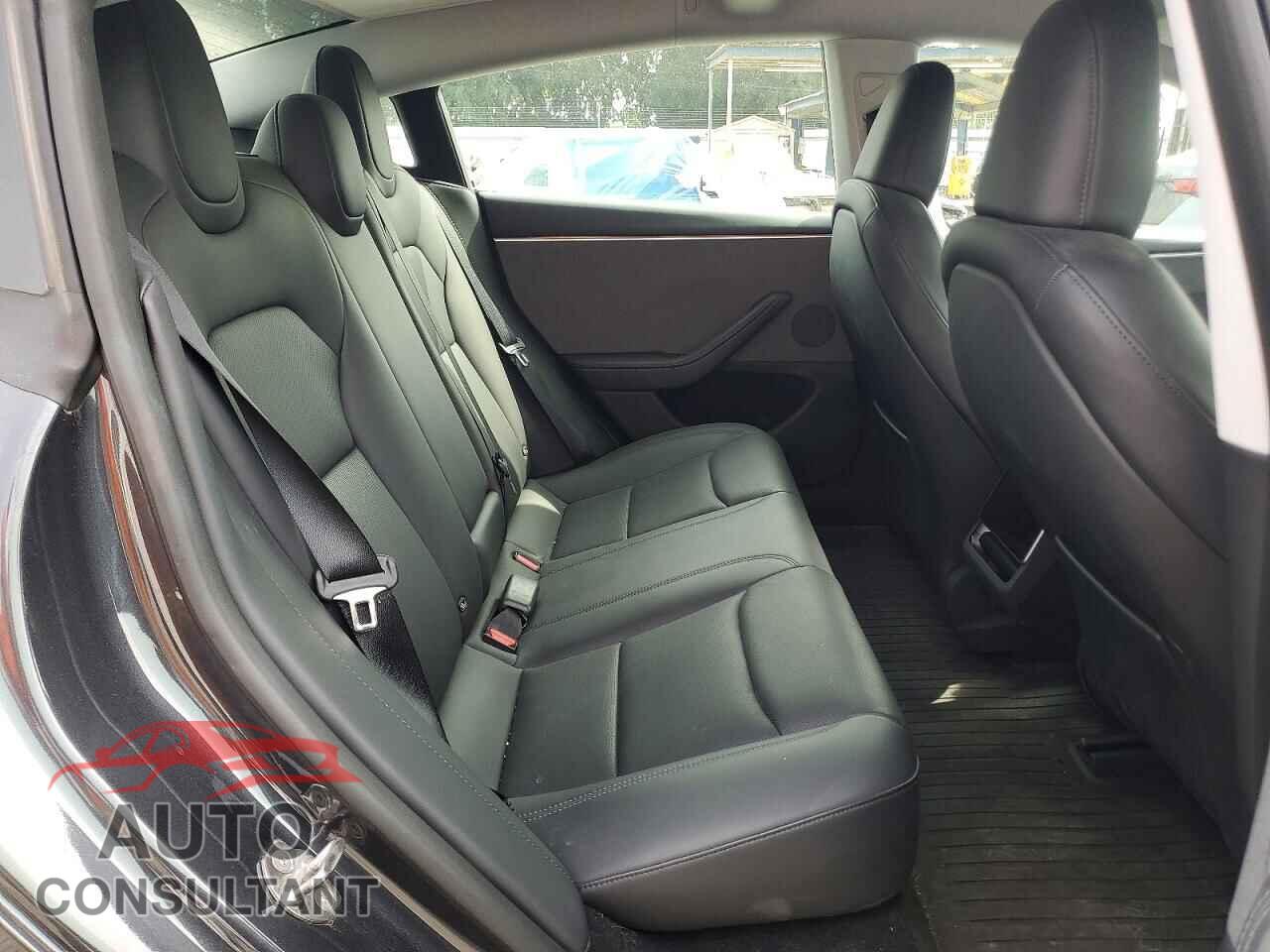 TESLA MODEL 3 2024 - 5YJ3E1EA0RF726865
