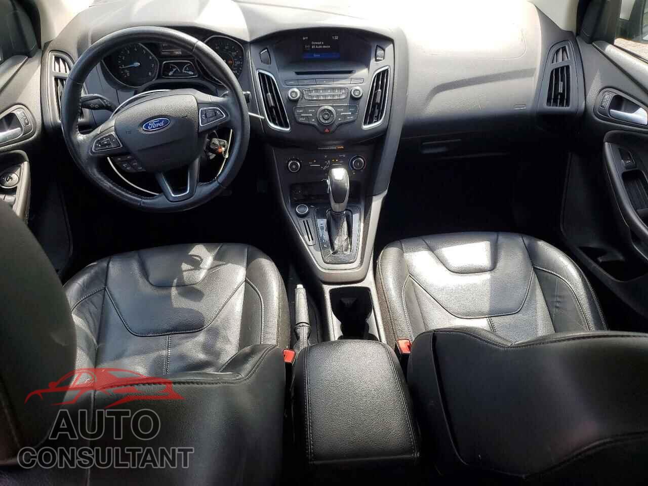 FORD FOCUS 2015 - 1FADP3F22FL361086