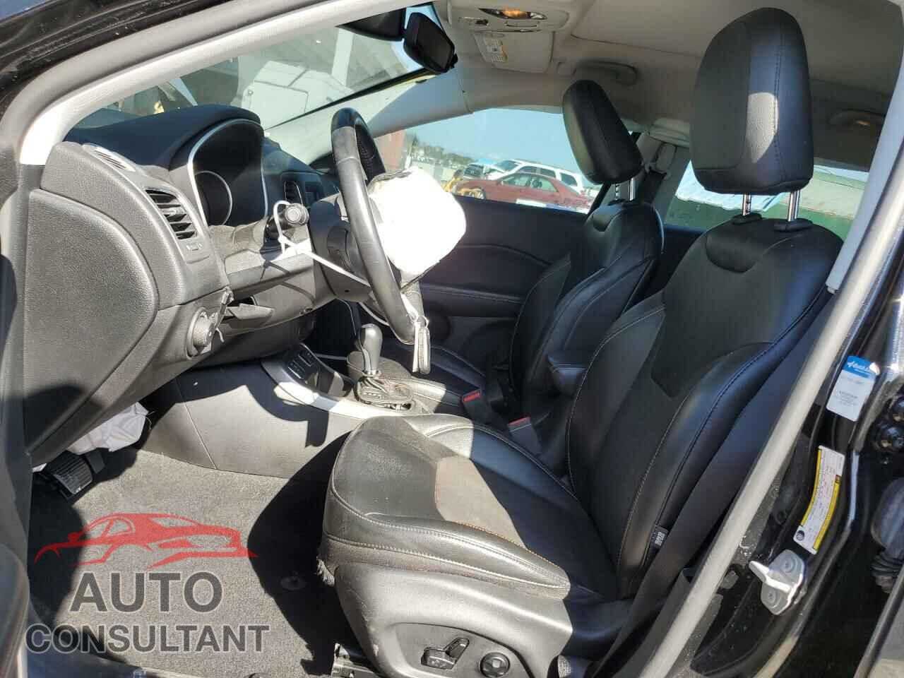 JEEP COMPASS 2020 - 3C4NJCBB4LT241702