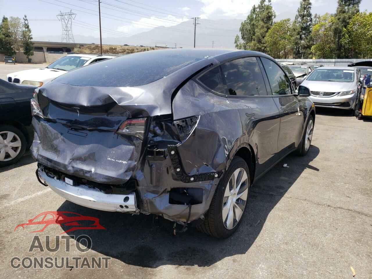 TESLA MODEL Y 2021 - 5YJYGDEEXMF297151
