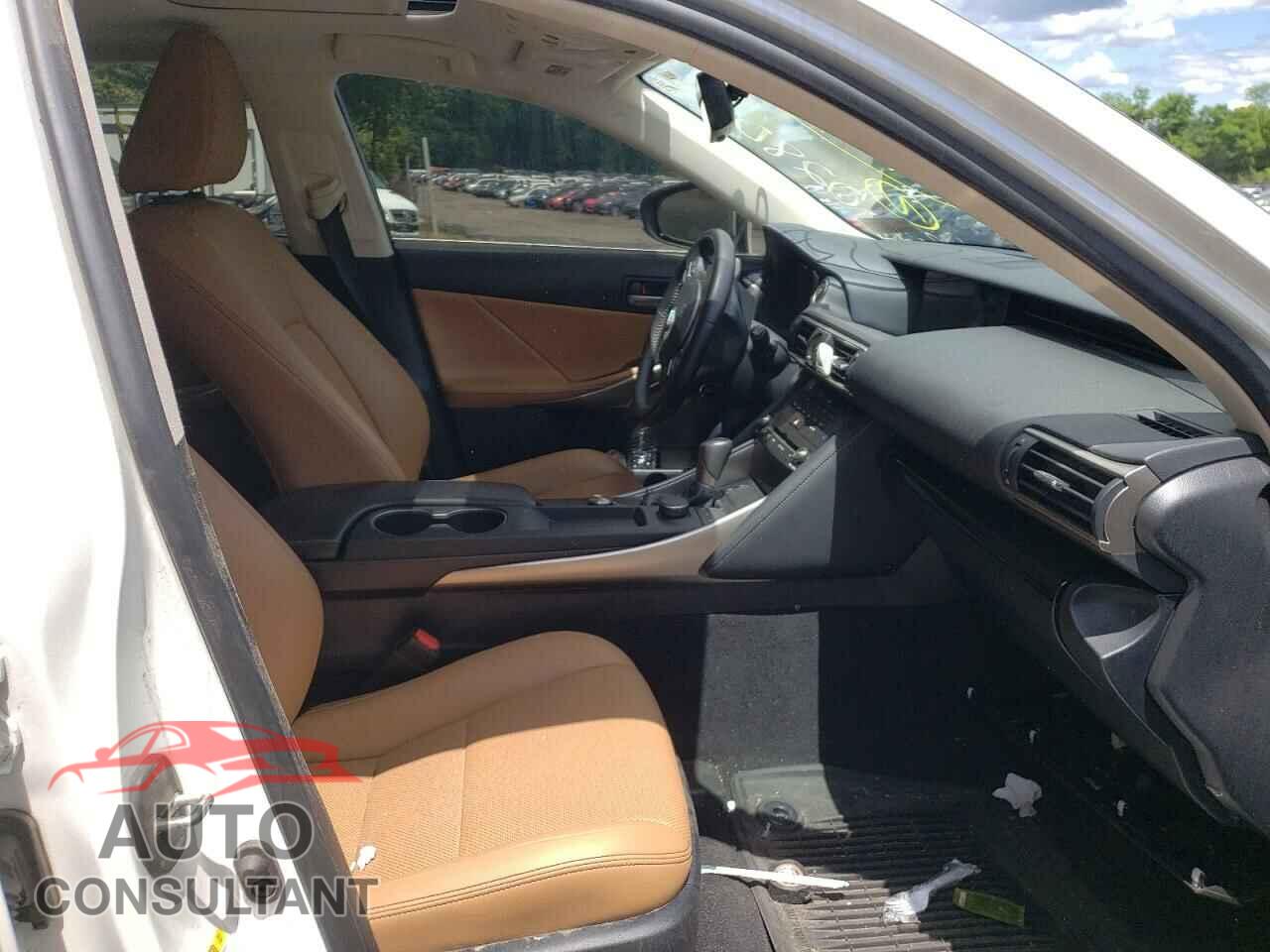 LEXUS IS 2018 - JTHC81D20J5028052