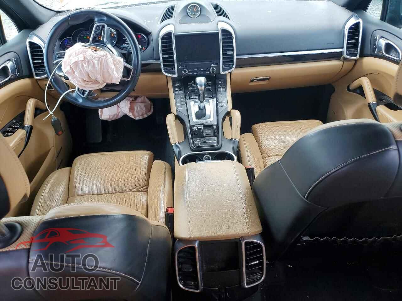 PORSCHE CAYENNE 2018 - WP1AA2A23JKA06523