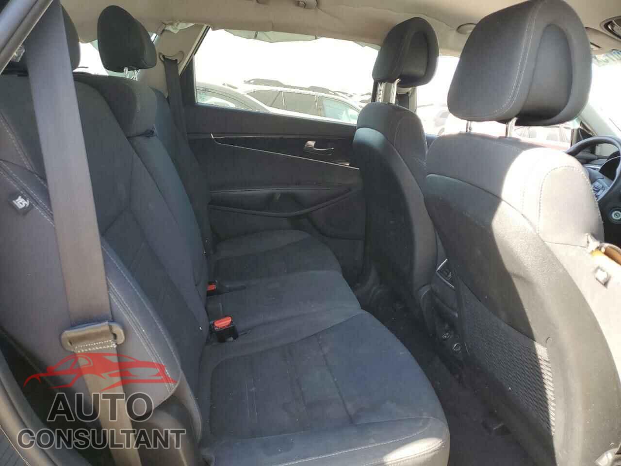 KIA SORENTO 2017 - 5XYPGDA55HG188435