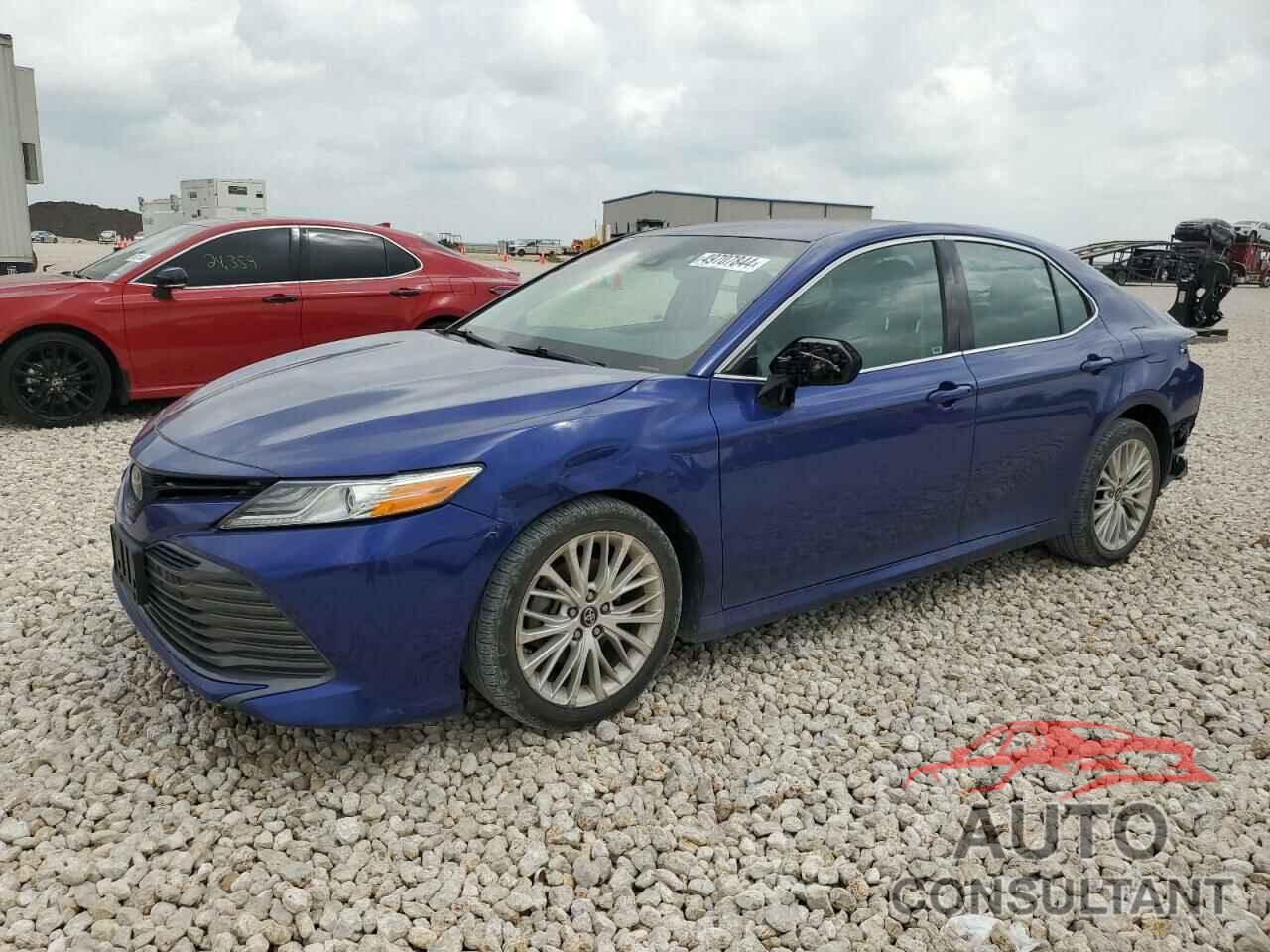 TOYOTA CAMRY 2018 - 4T1B11HK8JU542339