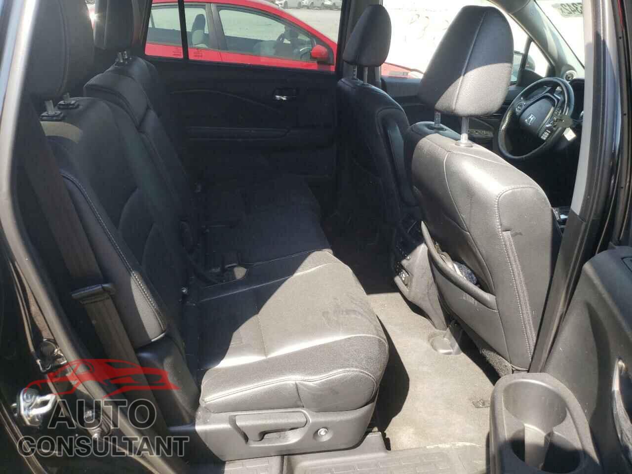 HONDA PILOT 2017 - 5FNYF6H90HB093784