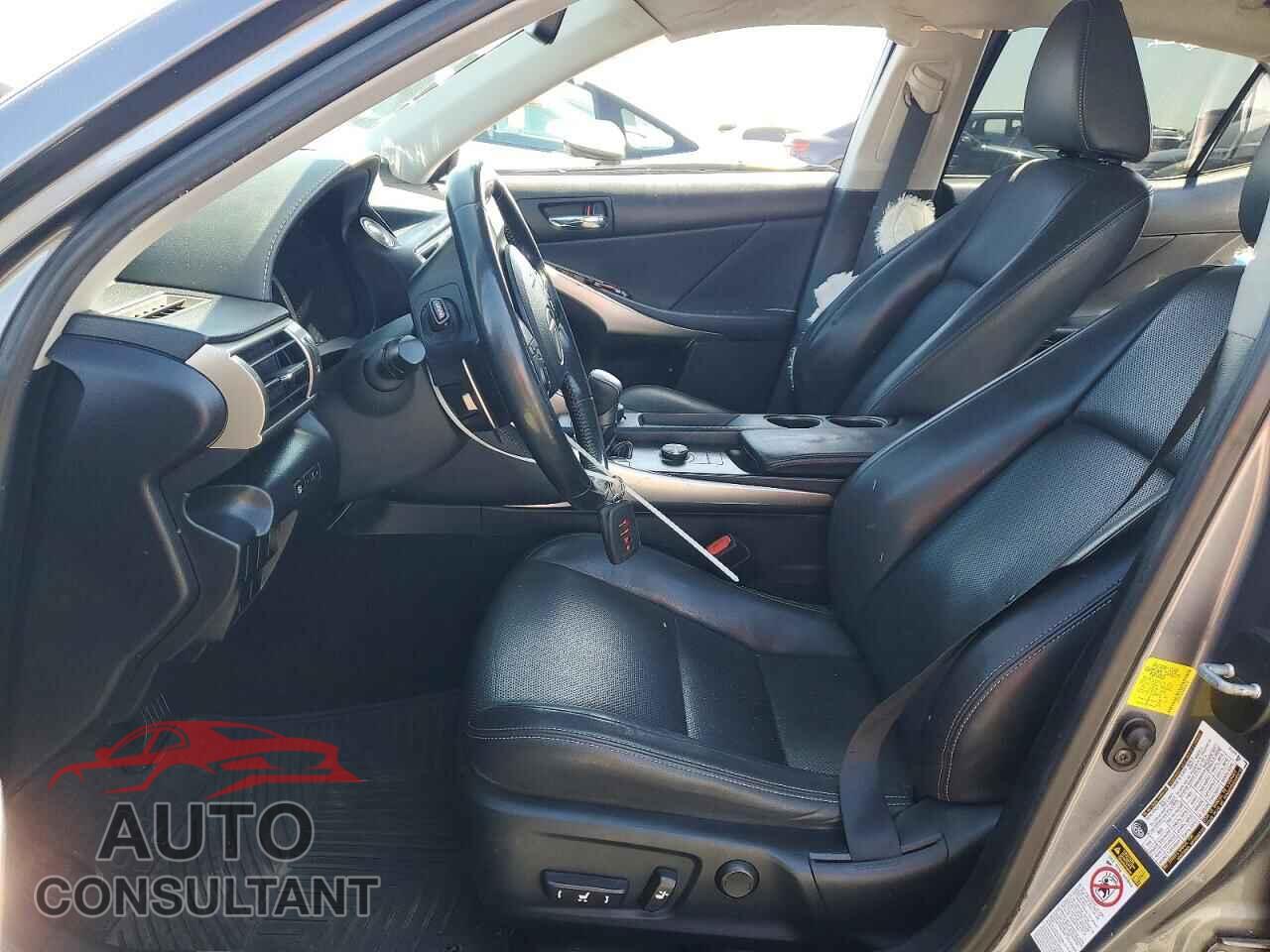 LEXUS IS 2016 - JTHBA1D21G5010278