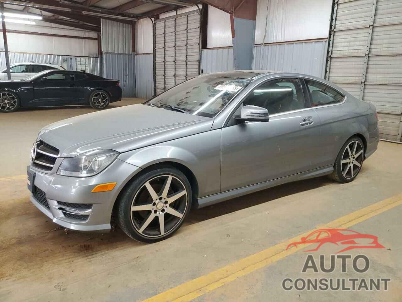 MERCEDES-BENZ C-CLASS 2015 - WDDGJ4HB4FG414882