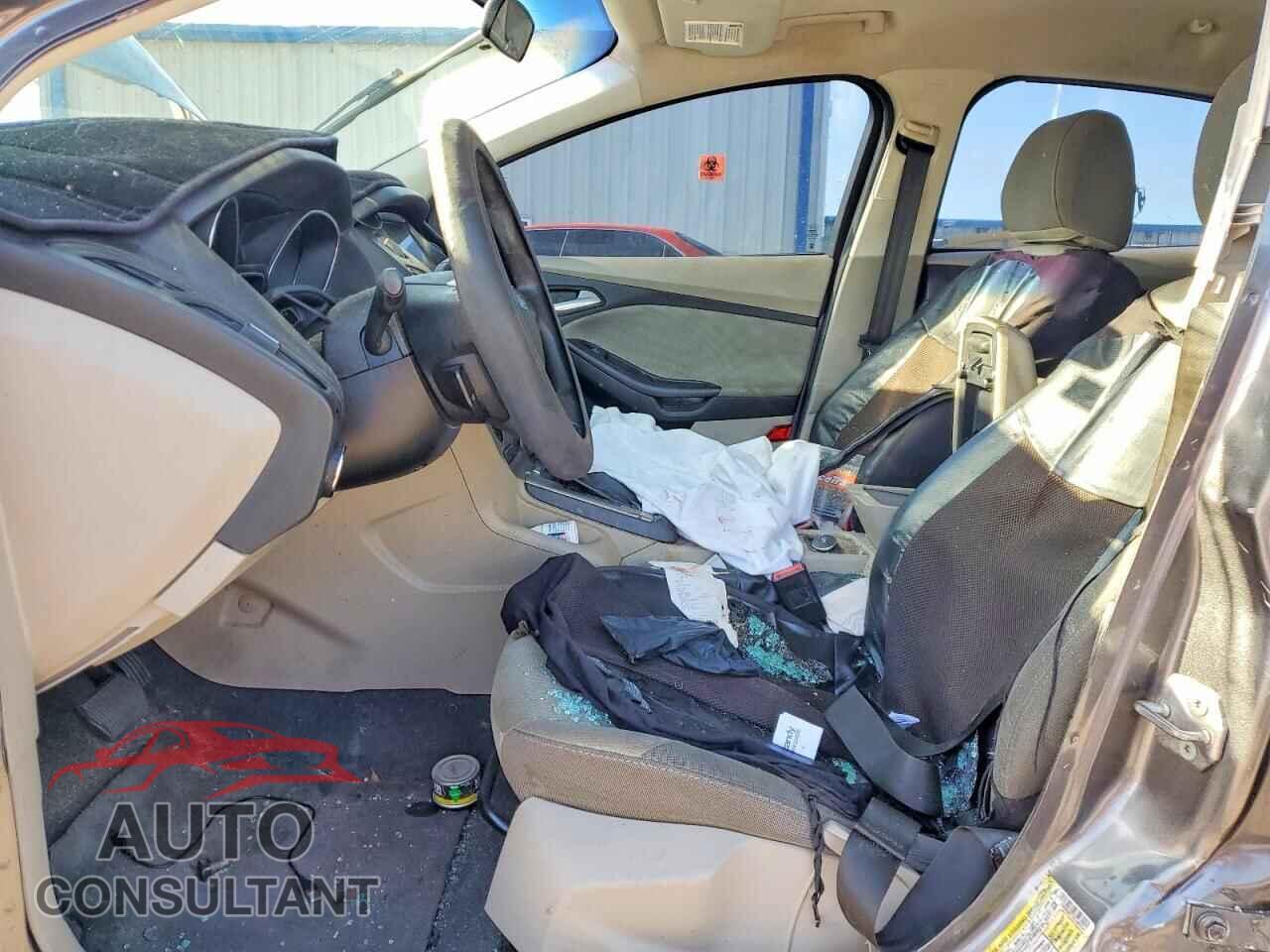 FORD FOCUS 2014 - 1FADP3F27EL360224