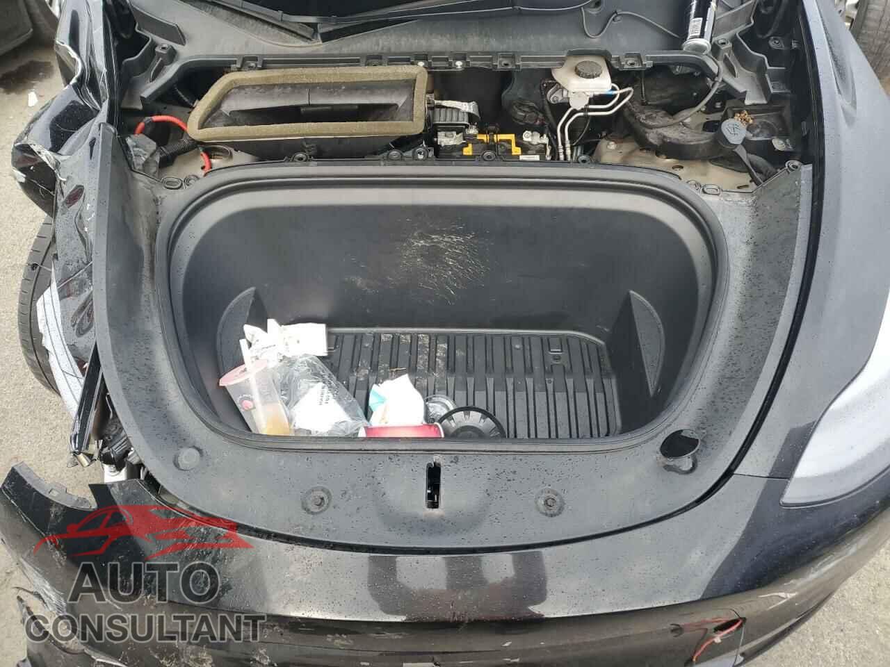 TESLA MODEL Y 2021 - 5YJYGDEF0MF157618