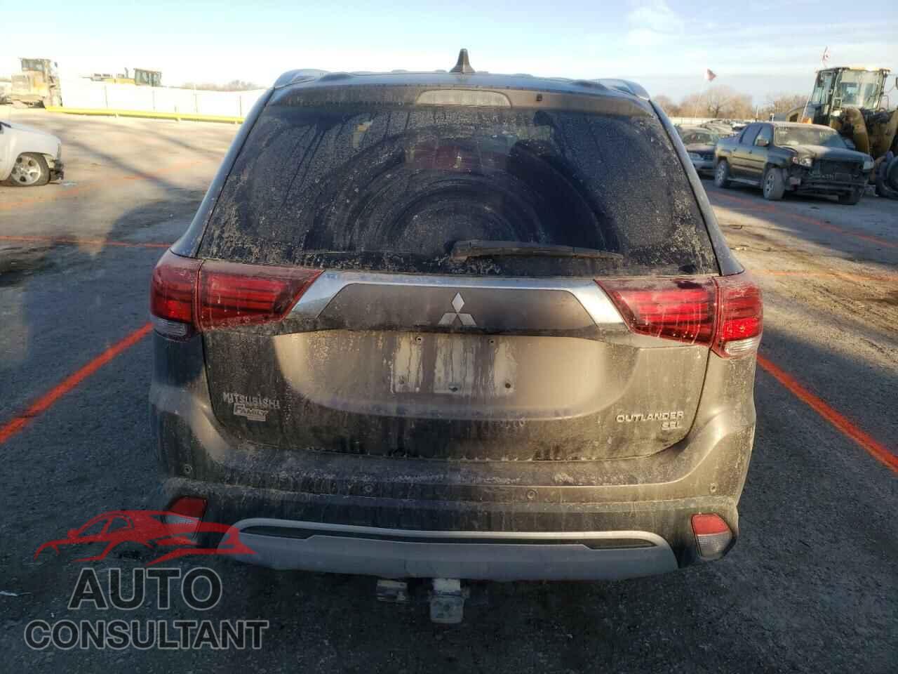 MITSUBISHI OUTLANDER 2019 - JA4AD3A30KZ010460