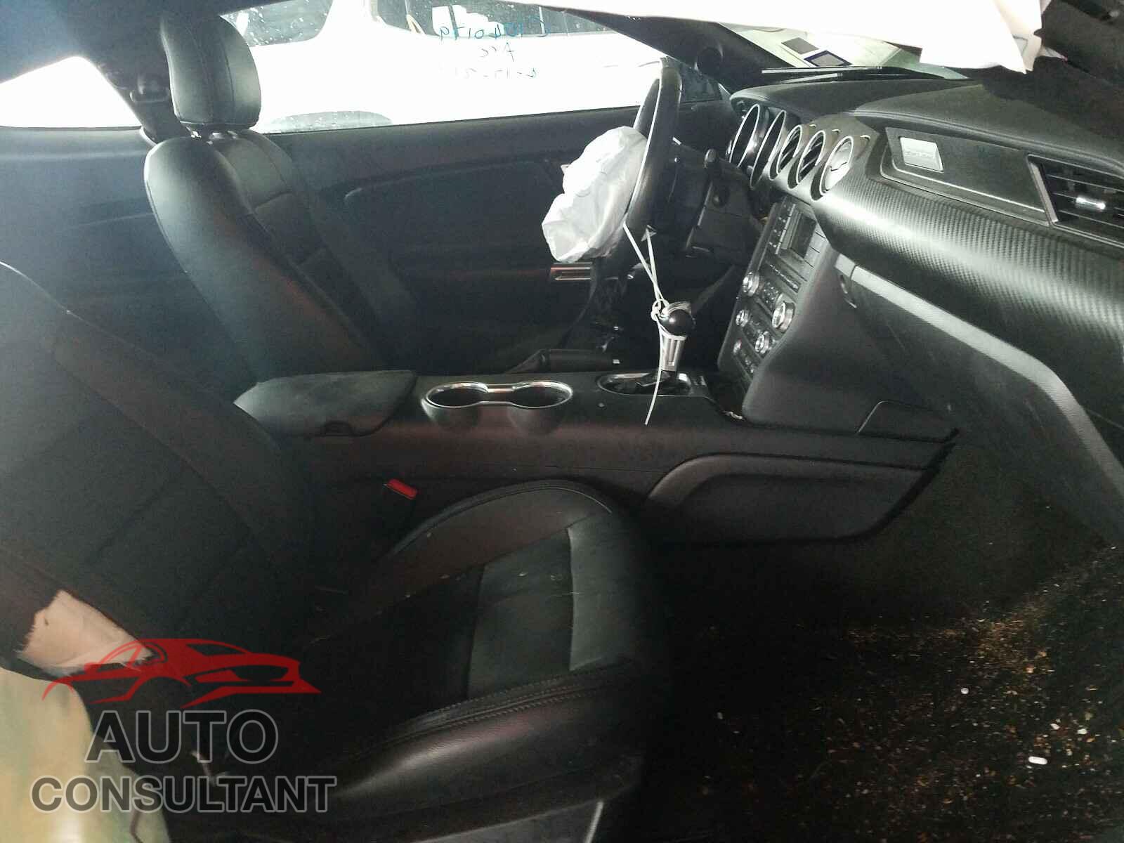 FORD MUSTANG 2018 - 1FA6P8TH6J5144801