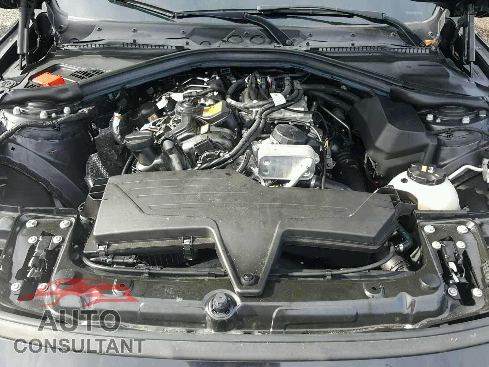 BMW 3 SERIES 2016 - WBA8E9G53GNT44202