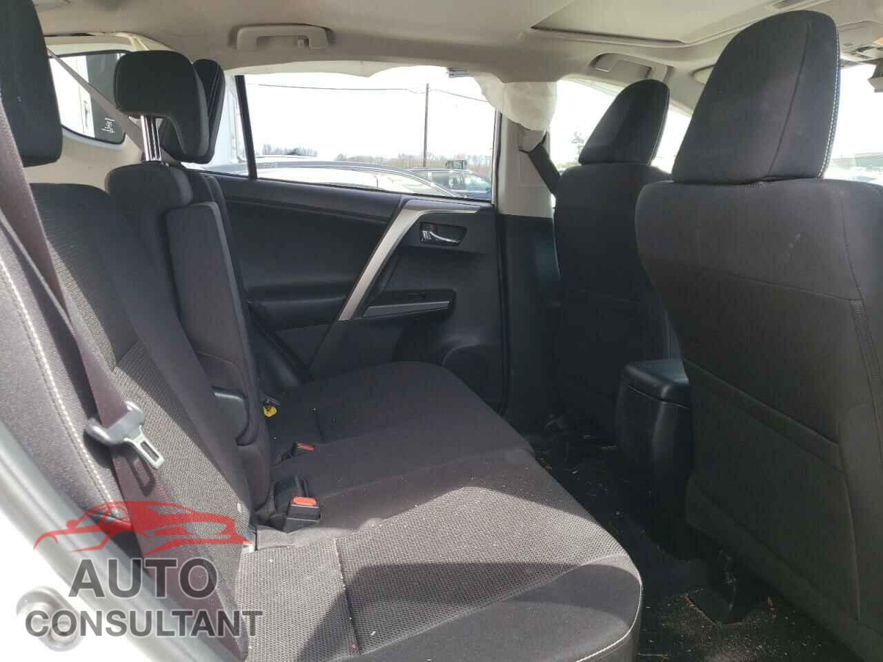 TOYOTA RAV4 2017 - JTMRFREV0HD218717