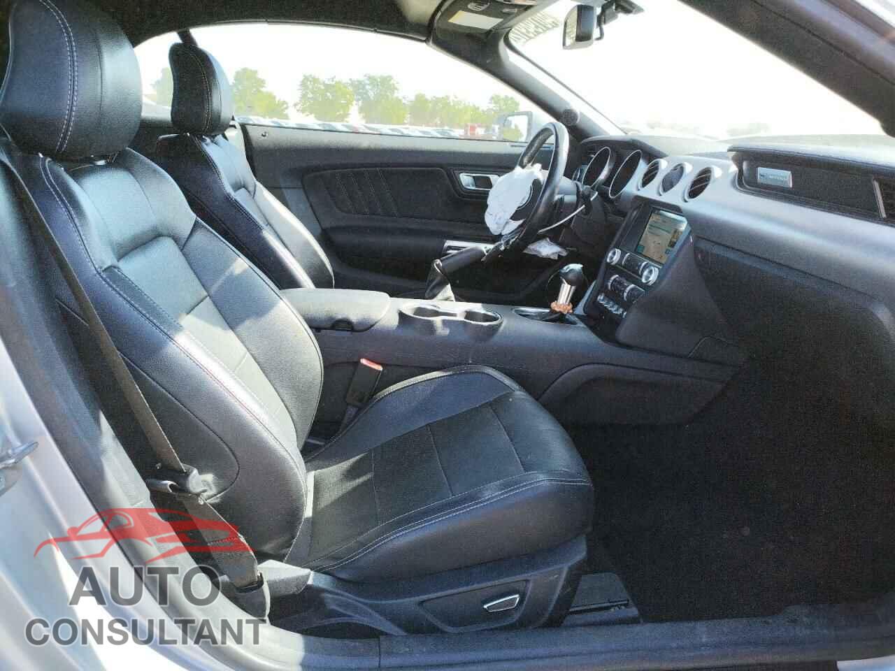 FORD MUSTANG 2019 - 1FATP8UH1K5170158