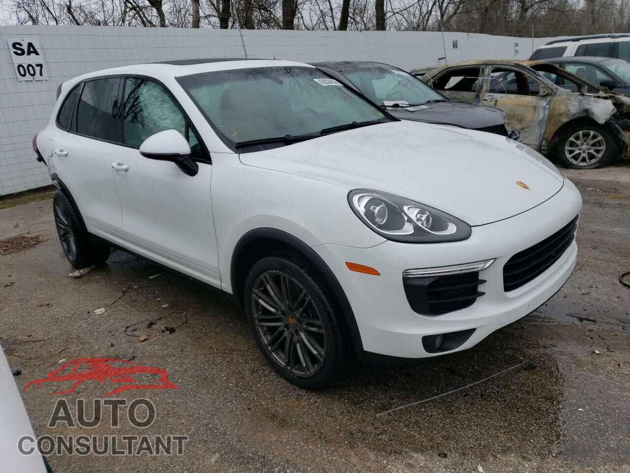 PORSCHE CAYENNE 2016 - WP1AA2A27GKA13130