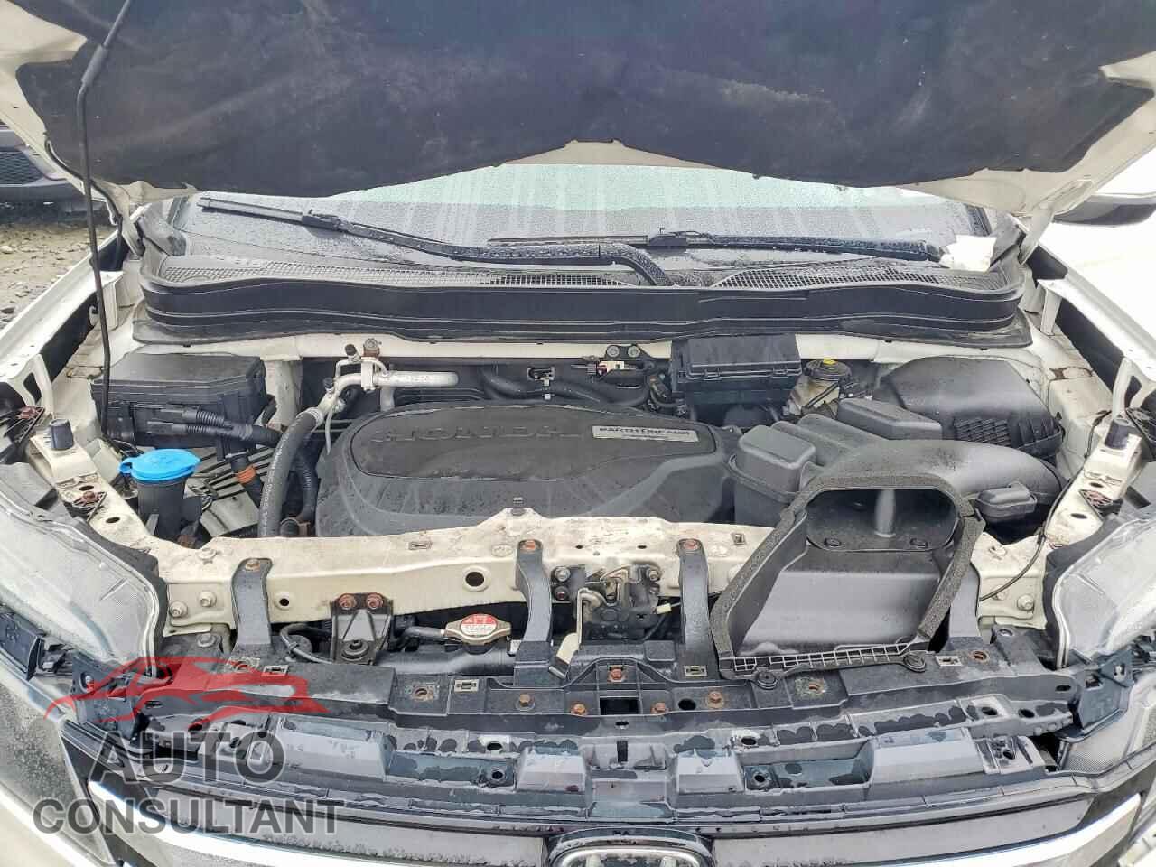 HONDA PILOT 2017 - 5FNYF6H02HB020787
