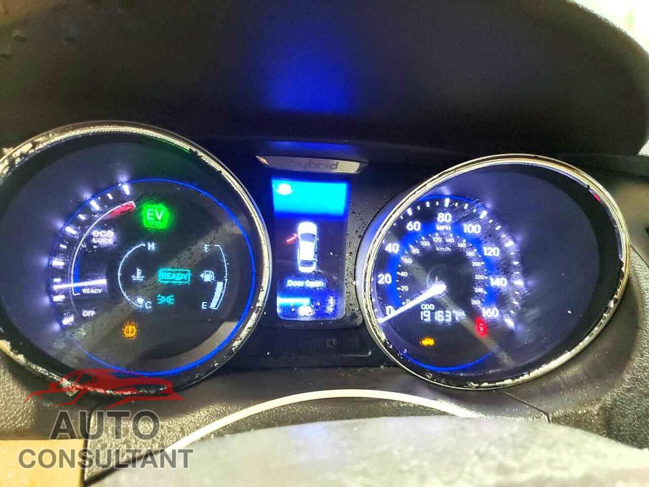 HYUNDAI SONATA 2013 - KMHEC4A47DA050976
