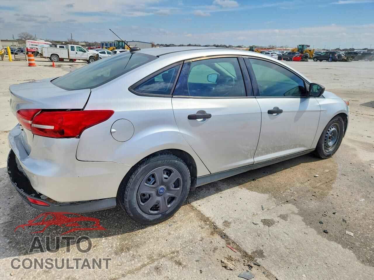 FORD FOCUS 2017 - 1FADP3E26HL318536