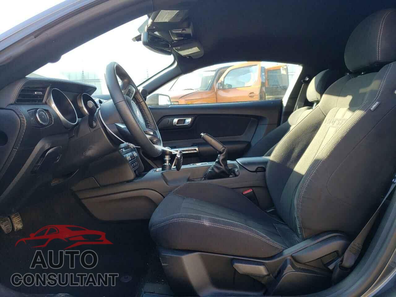 FORD MUSTANG 2019 - 1FA6P8TH9K5123636