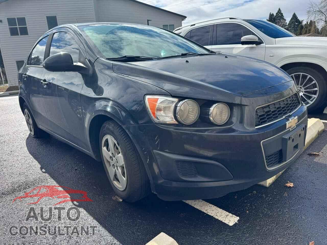 CHEVROLET SONIC 2014 - 1G1JB5SG8E4149366