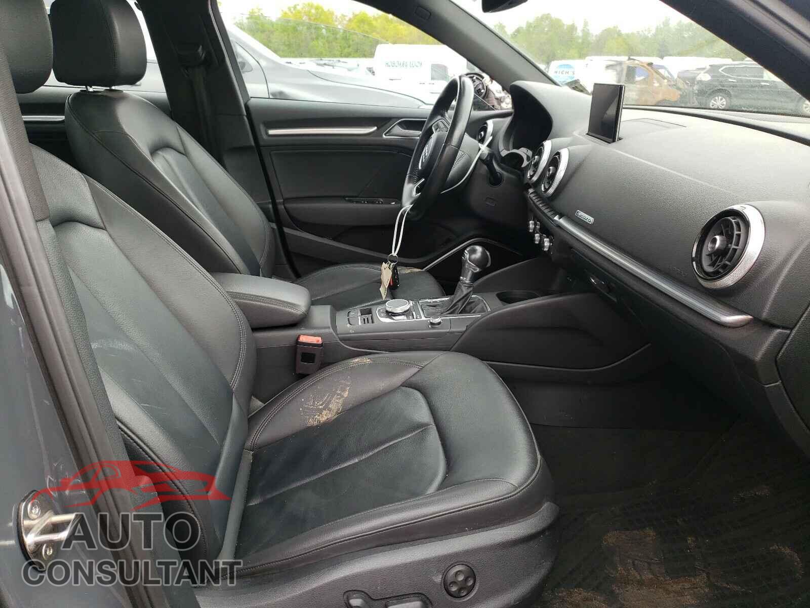 AUDI A3 2017 - WAUJ8GFF2H1044473