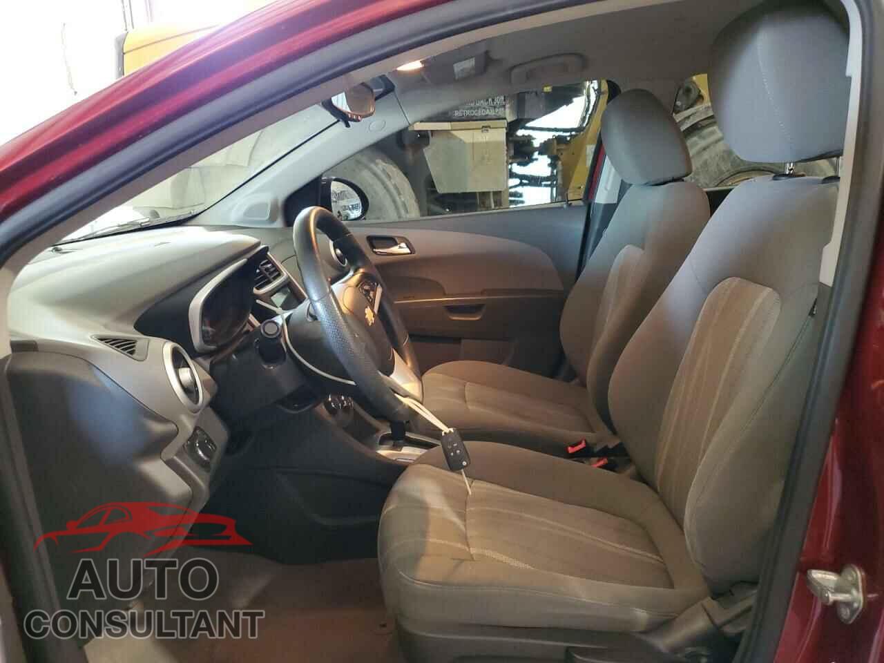 CHEVROLET SONIC 2018 - 1G1JD5SH9J4114090