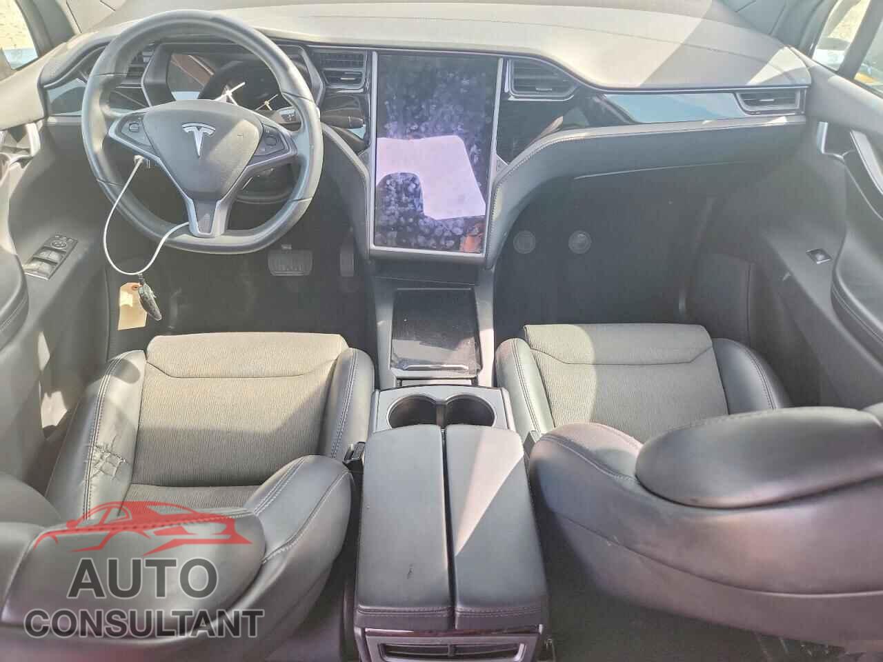 TESLA MODEL X 2018 - 5YJXCAE27JF117826