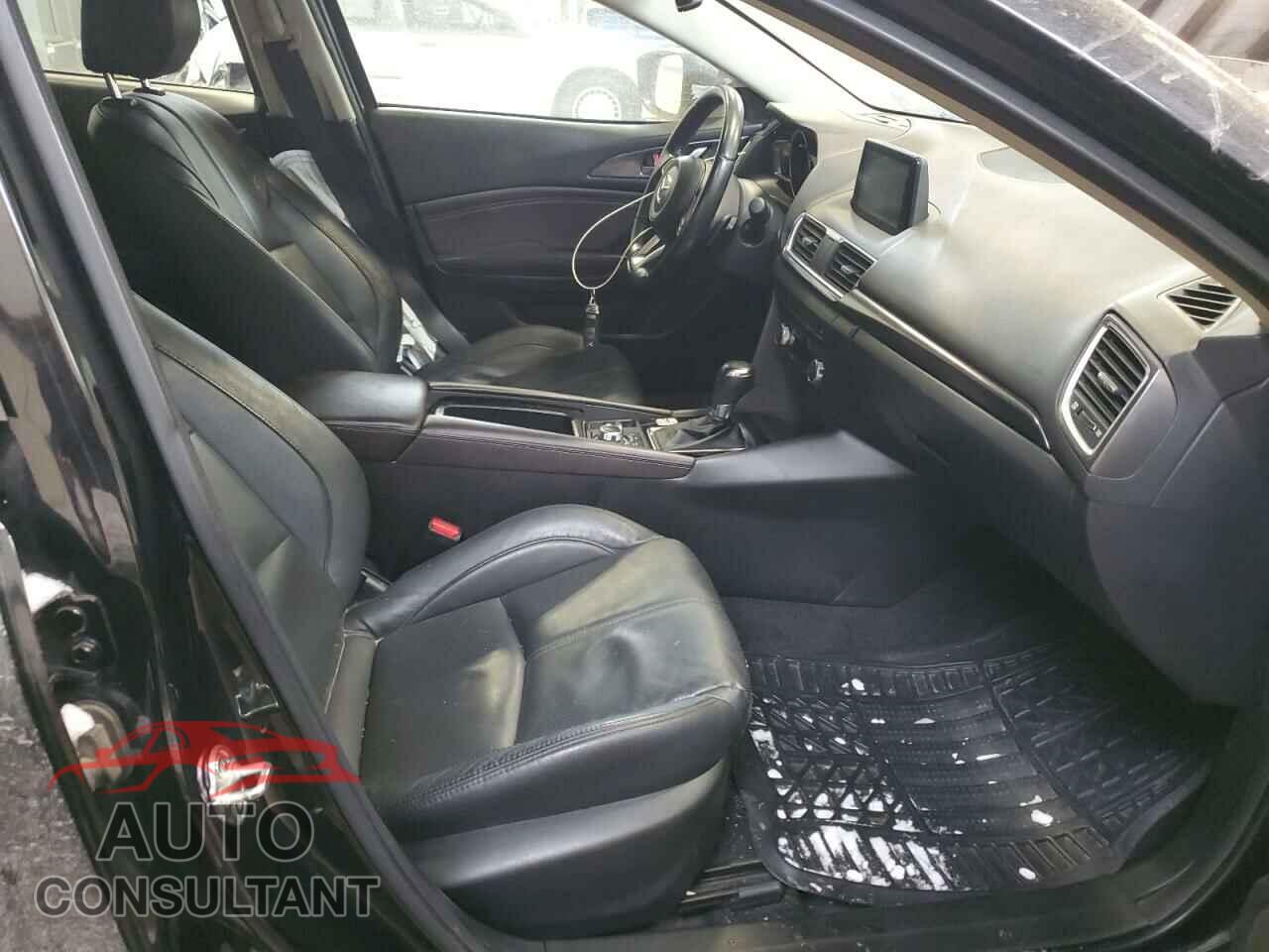 MAZDA 3 2018 - 3MZBN1M34JM192197