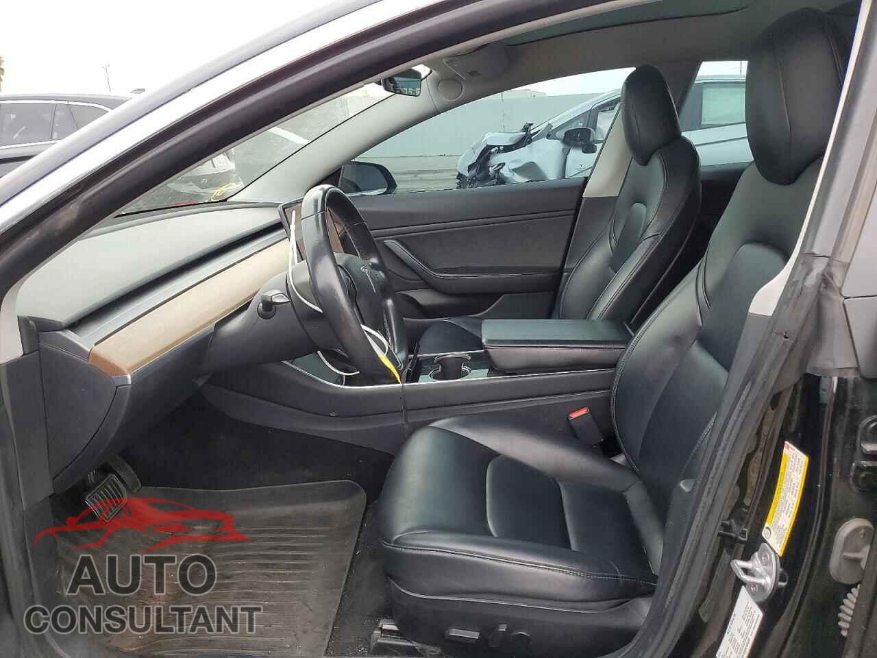 TESLA MODEL 3 2019 - 5YJ3E1EB7KF384359