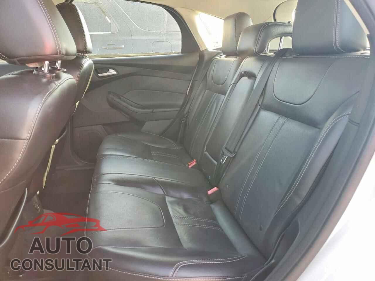 FORD FOCUS 2013 - 1FADP3K2XDL376129