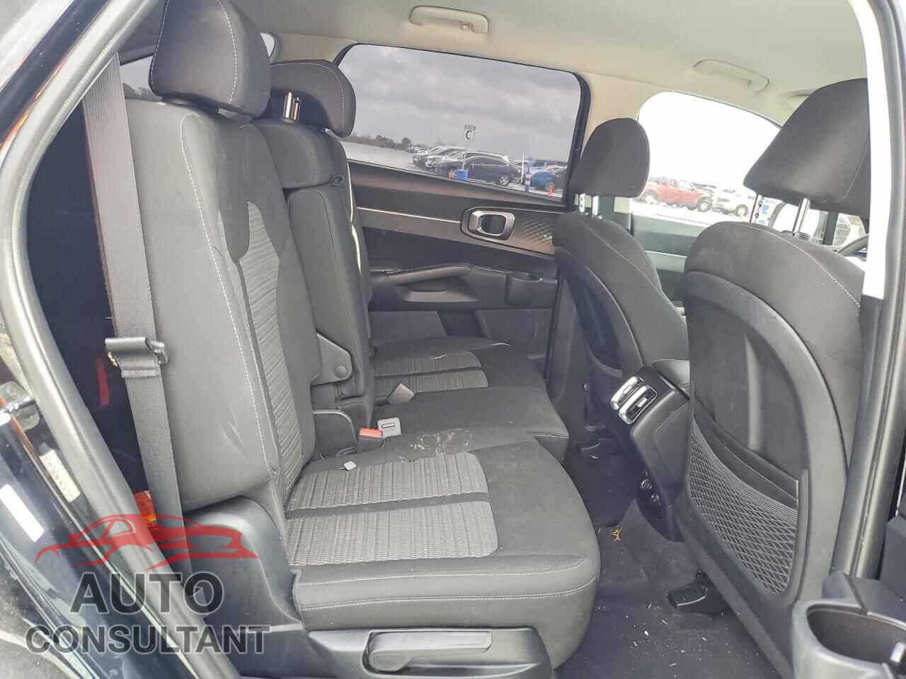 KIA SORENTO 2023 - 5XYRG4LC2PG163575