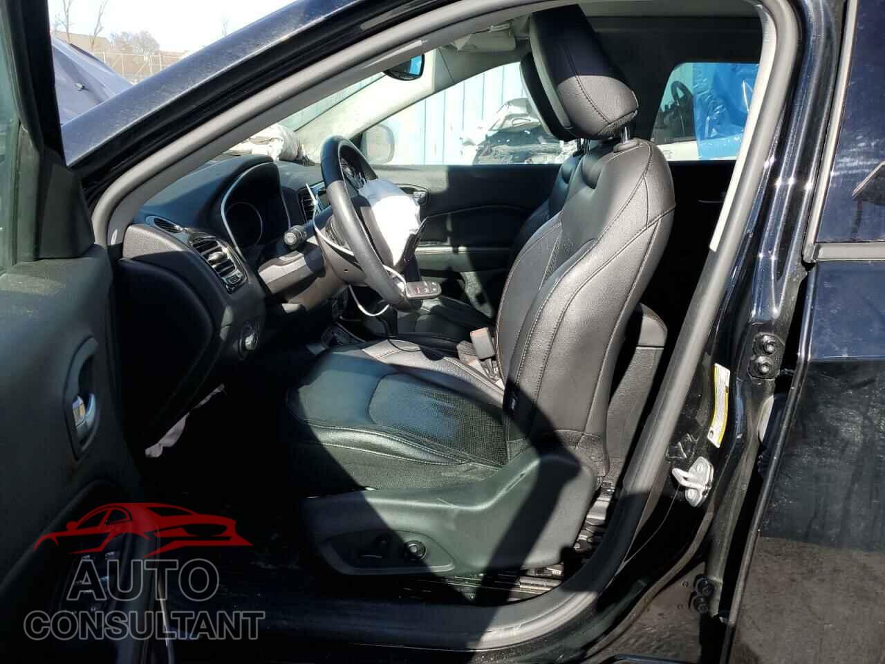 JEEP COMPASS 2018 - 3C4NJDCB2JT143480