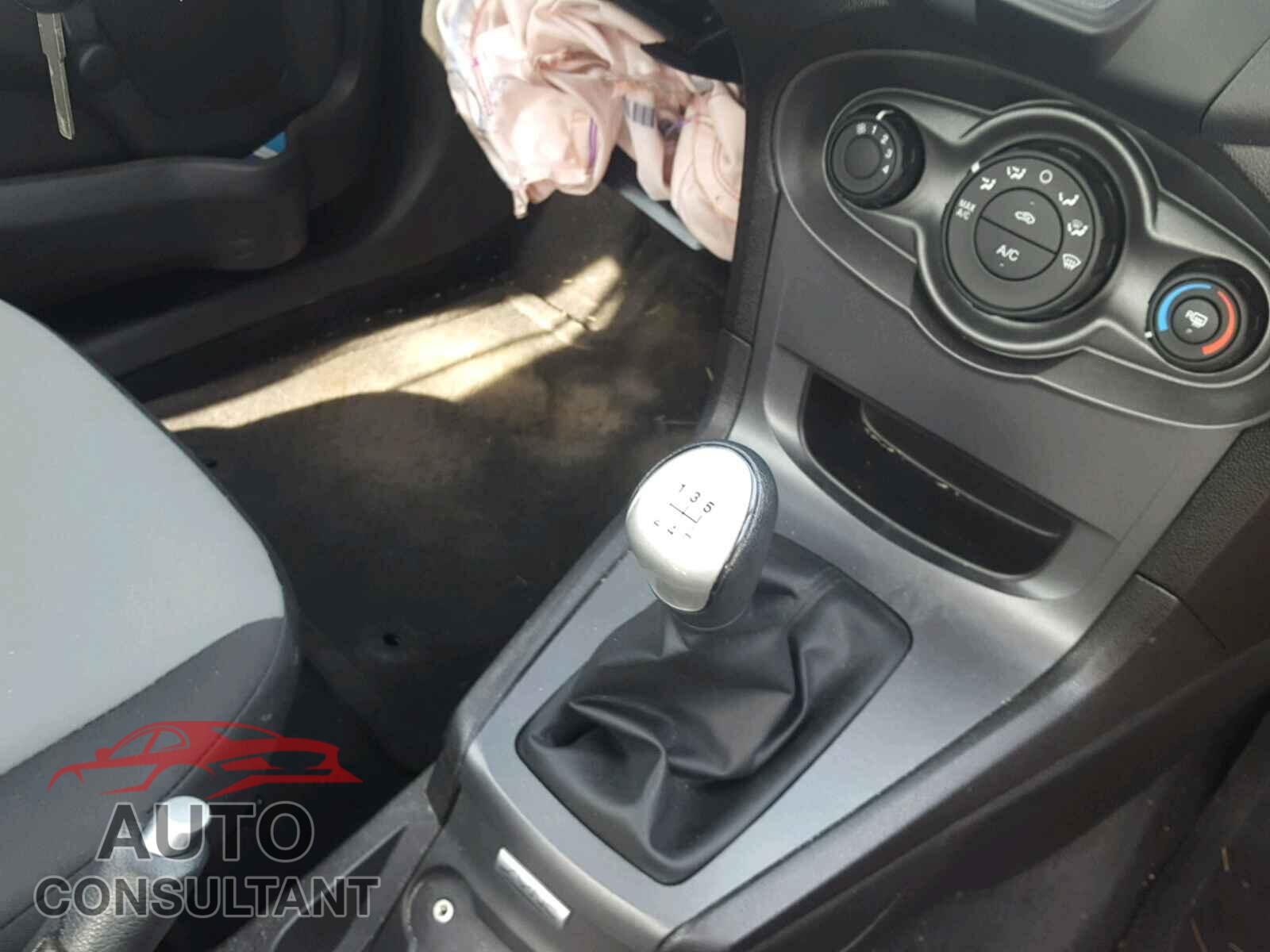 FORD FIESTA 2016 - 3FADP4AJ3GM154131