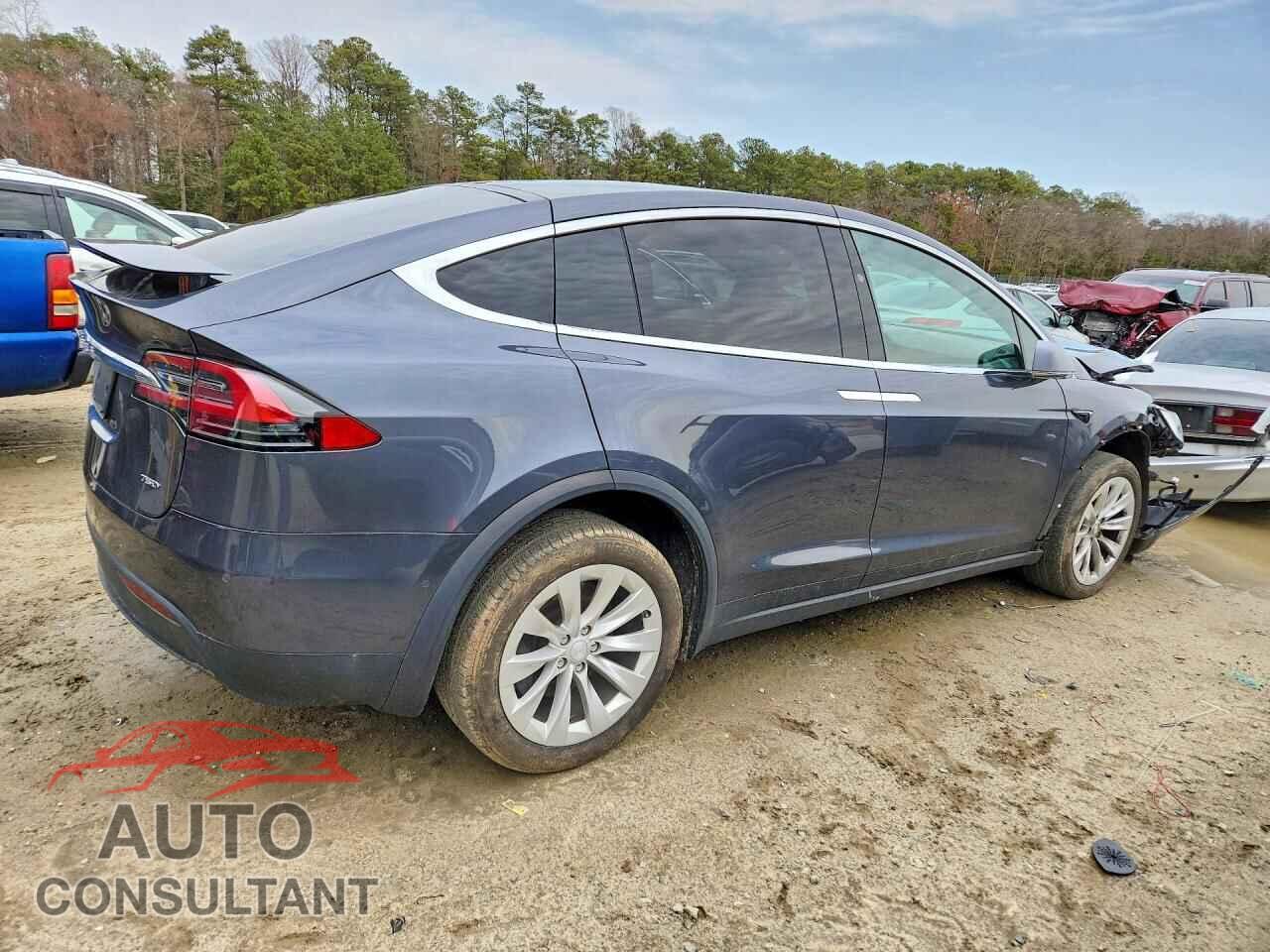 TESLA MODEL X 2018 - 5YJXCBE27JF137841