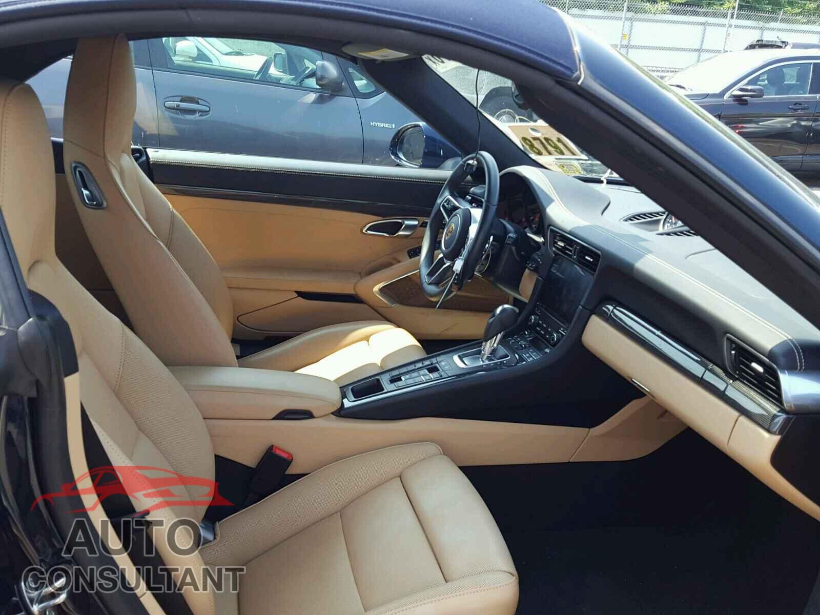 PORSCHE 911 2017 - WP0CA2A97HS141103