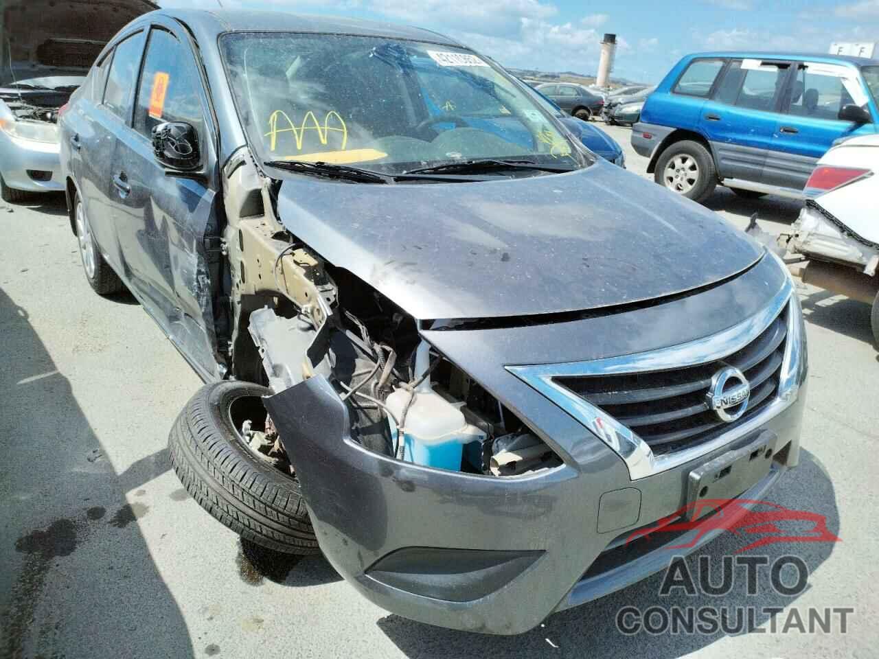 NISSAN VERSA 2018 - 3N1CN7APXJL802257