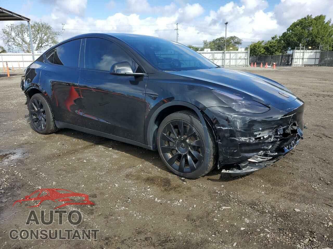 TESLA MODEL Y 2023 - 7SAYGDEE2PF620258