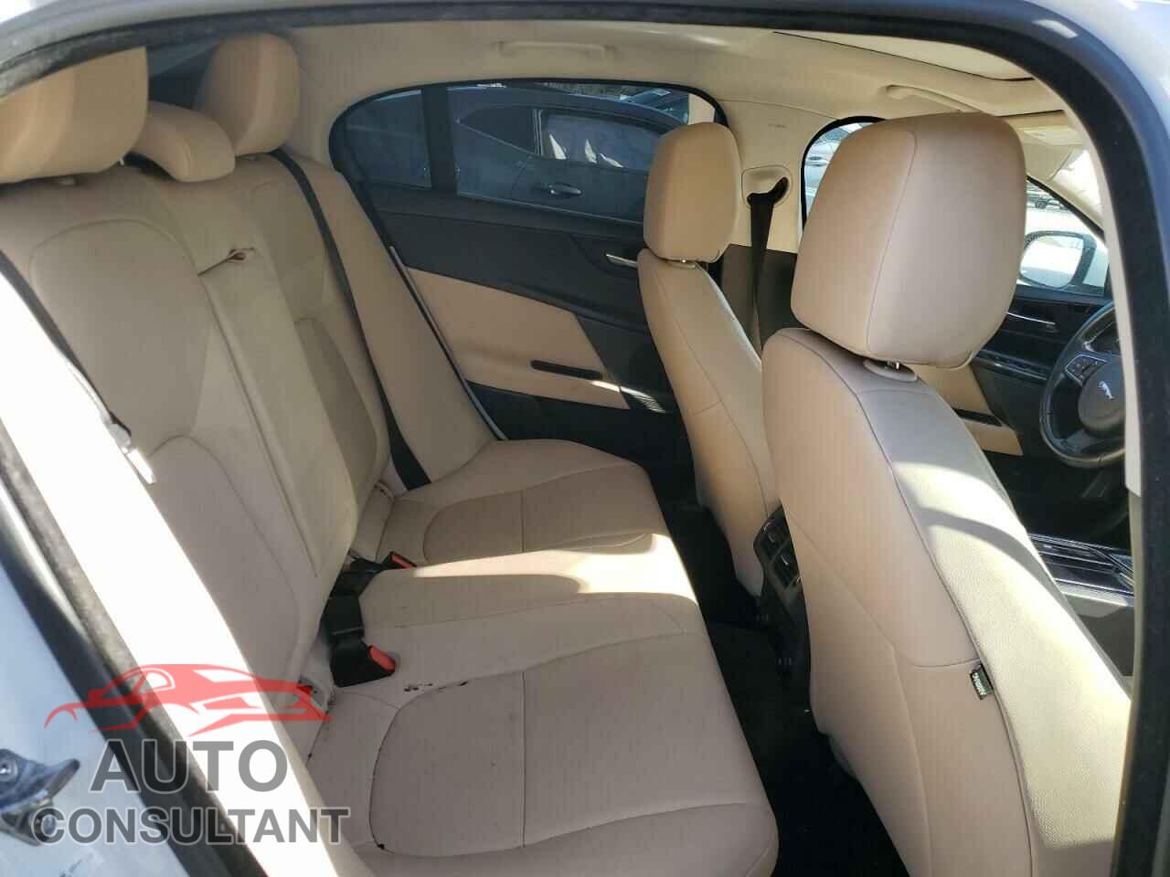 JAGUAR XE 2018 - SAJAR4FX0JCP40395