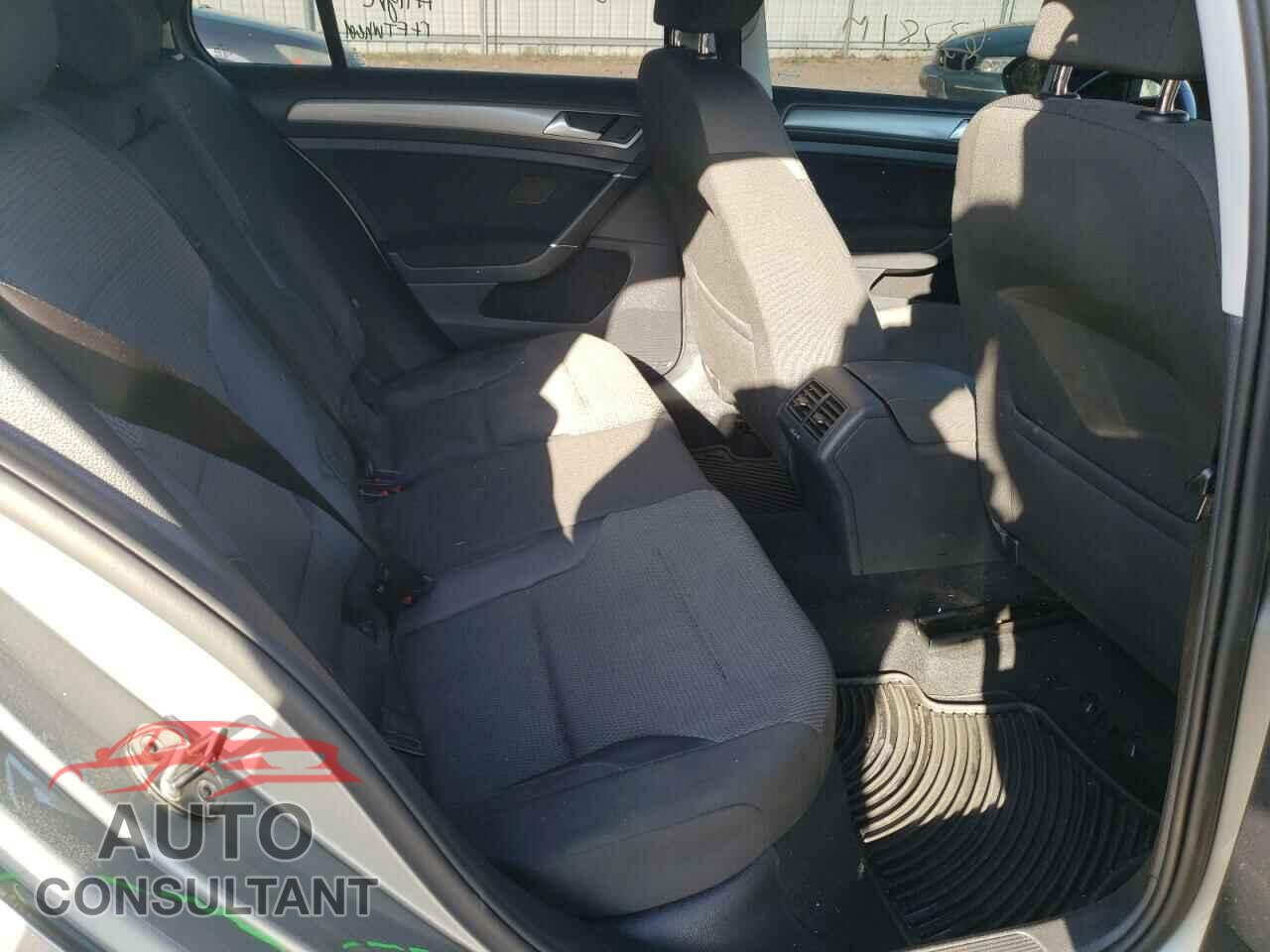 VOLKSWAGEN GOLF 2017 - 3VW217AU0HM021694