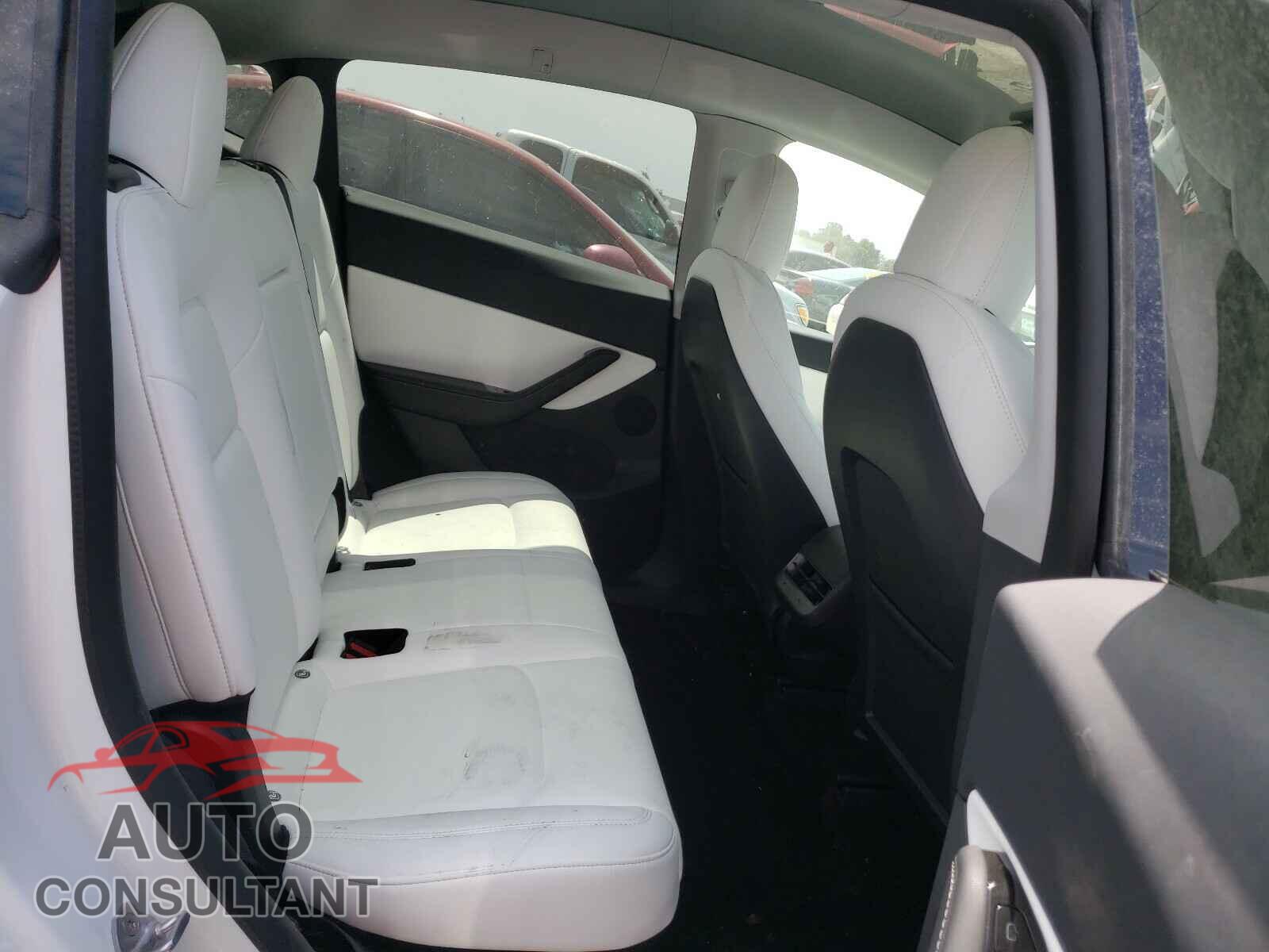 TESLA MODEL Y 2021 - 5YJYGDEE0MF083012