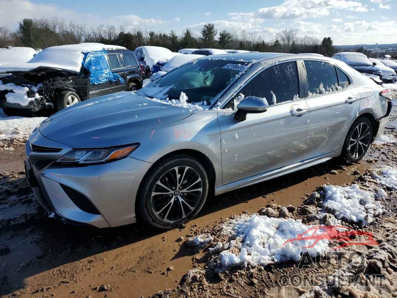 TOYOTA CAMRY 2018 - 4T1B11HK2JU113441