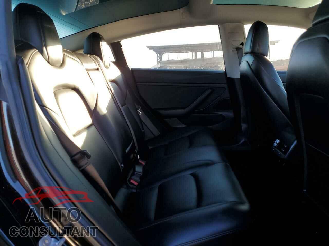 TESLA MODEL 3 2018 - 5YJ3E1EA0JF075936